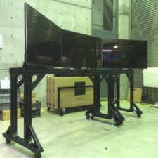 ドライビングシミュレータ用収納モニターステー