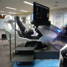 N大学研究用ドライビングシミュレーター