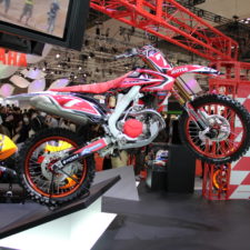 バイク展示自立ステー