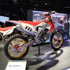 バイク展示自立ステー