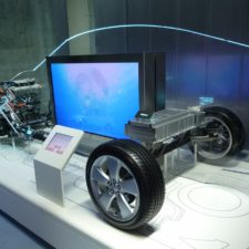 ハイブリッドカーカットボディ