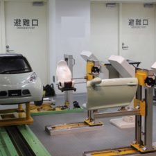 自動車組み立て体験施設