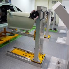 自動車組み立て体験施設